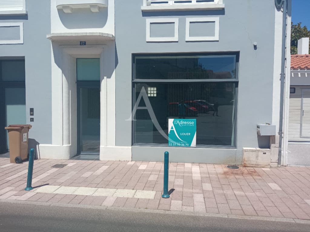 Local commercial 40 m² — VENDEE — photo 1