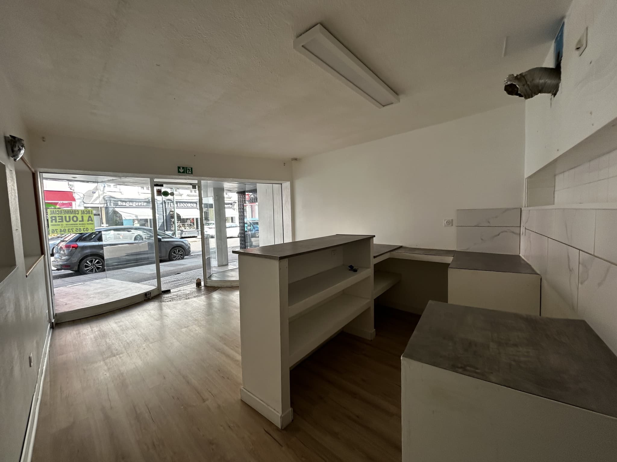 Local commercial 37 m² — LE CREUSOT — photo 1