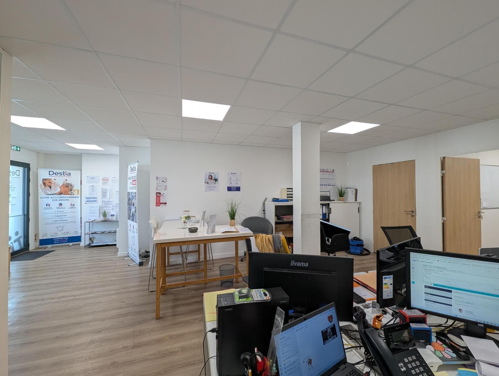 Local commercial 75 m² — GIRONDE — photo 1