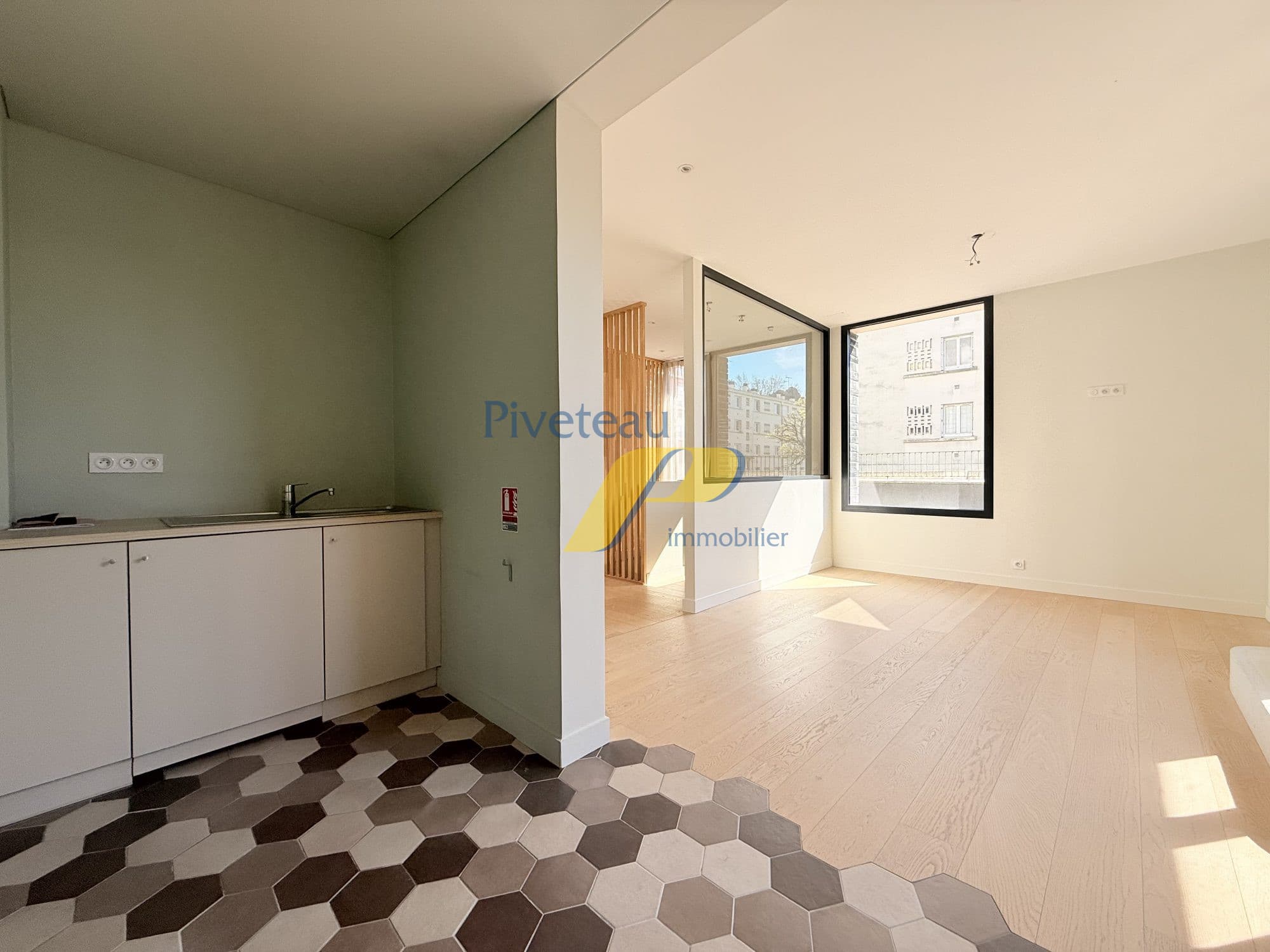 Local commercial · 113 m² · Achat des murs — photo 3