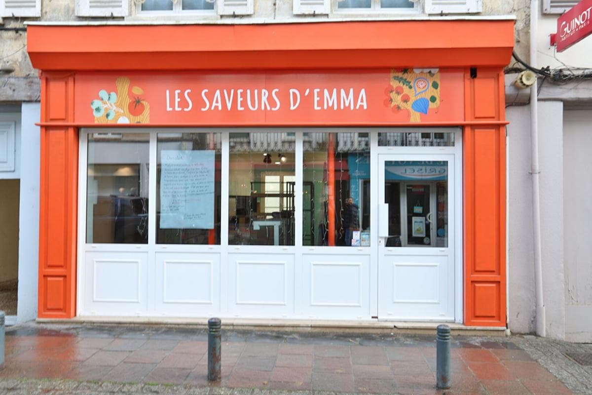 Local commercial · 56 m² · Location — photo 1