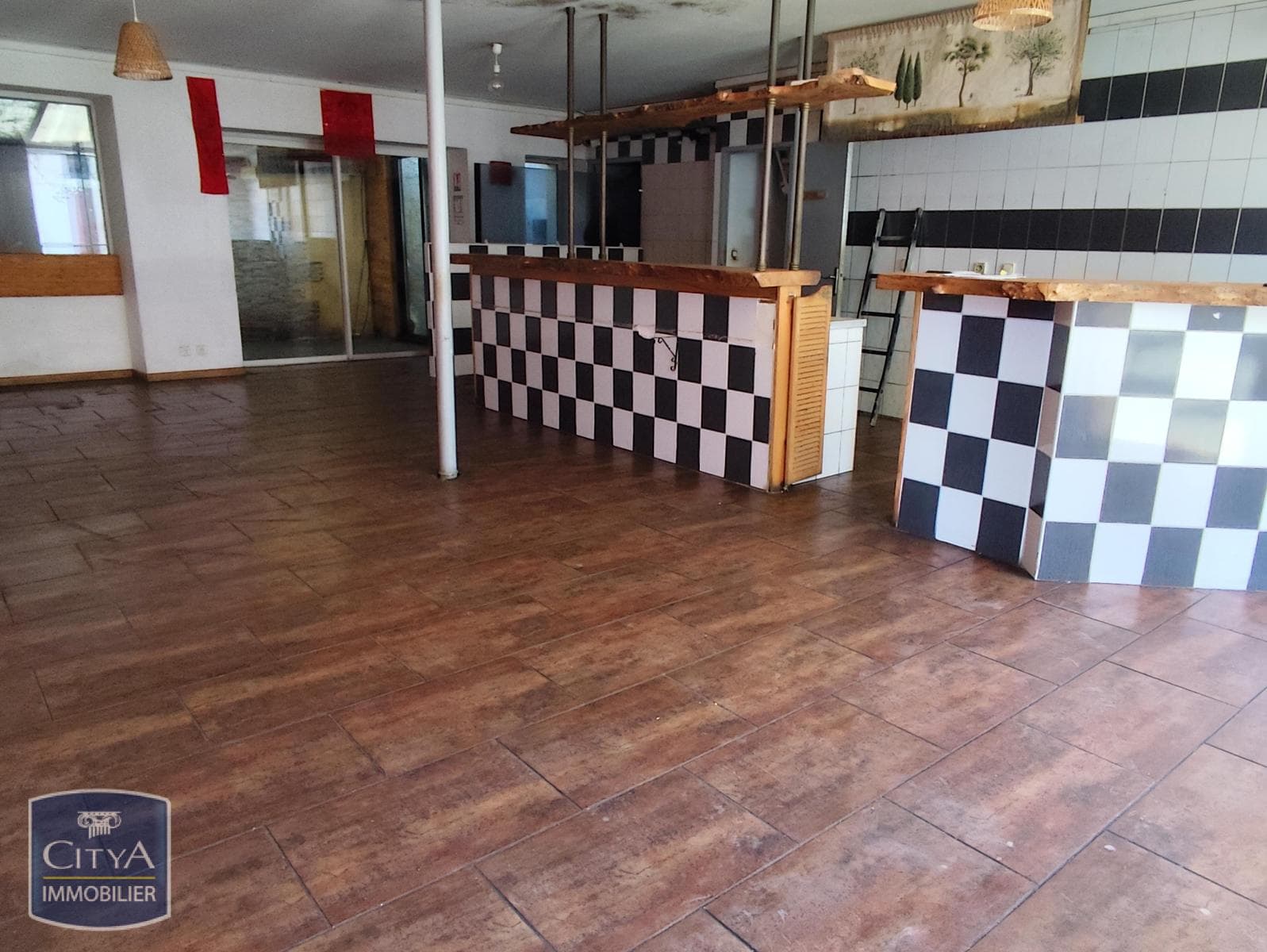 Local commercial 65 m² — PERIGUEUX — photo 1