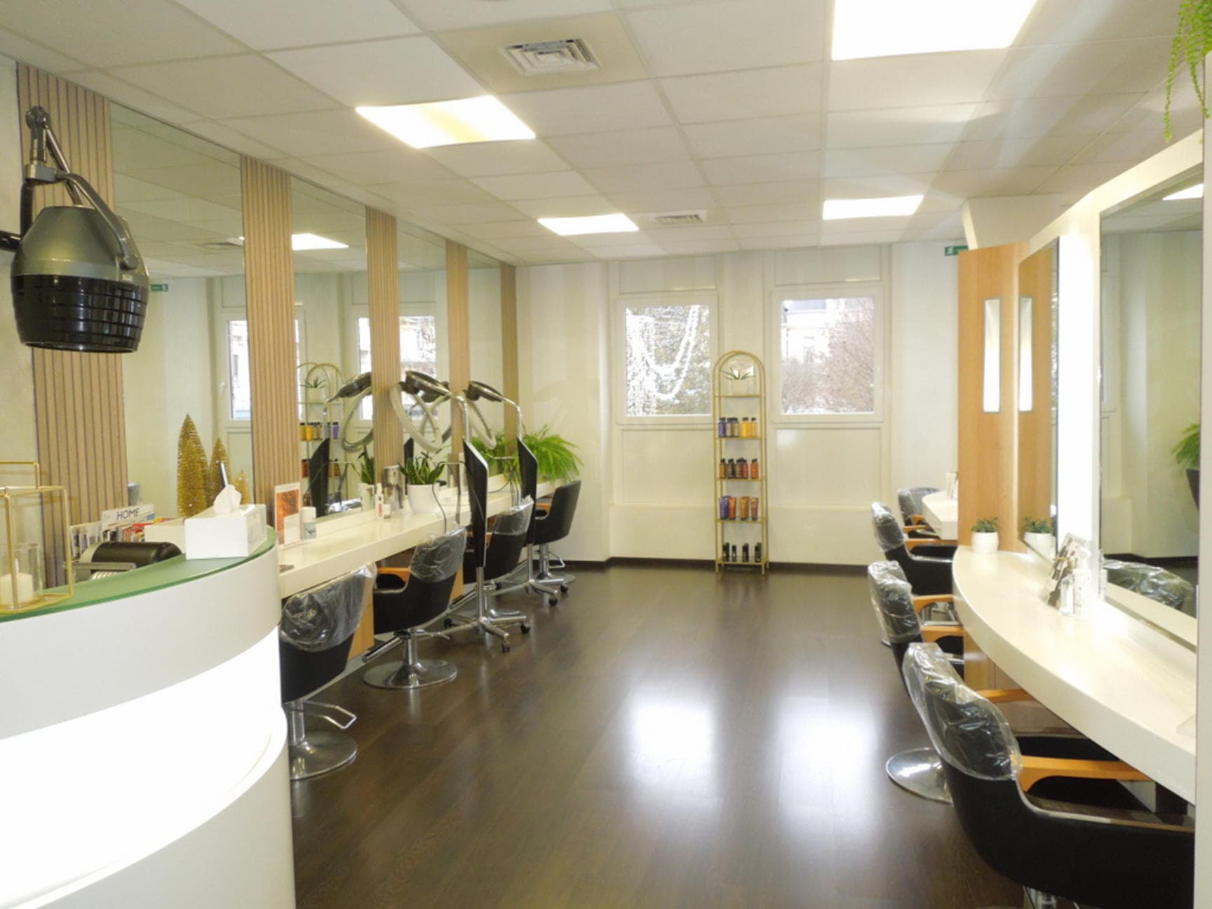 Local commercial · 261 m² · Location — photo 2