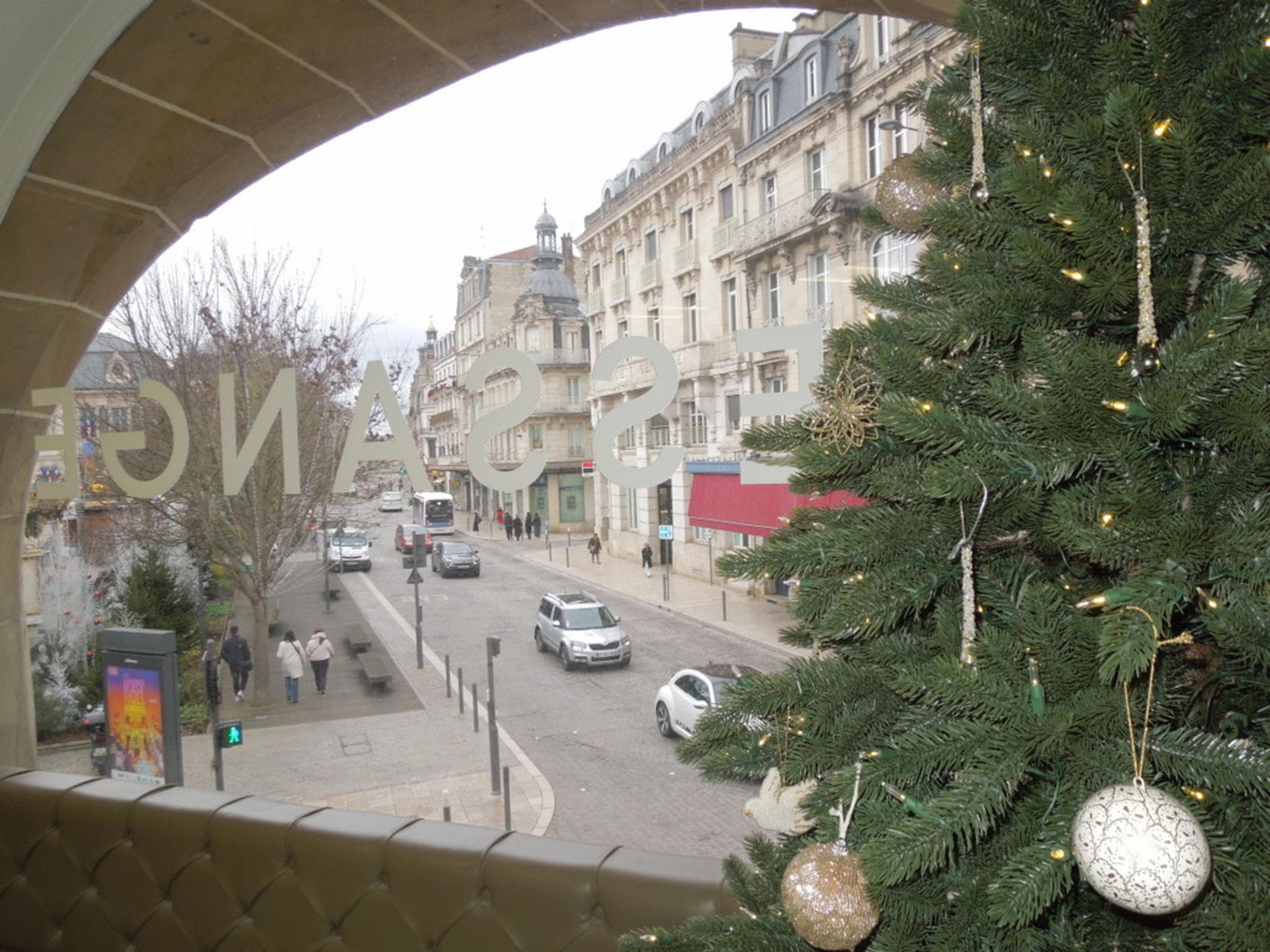 Local commercial · 261 m² · Location — photo 3