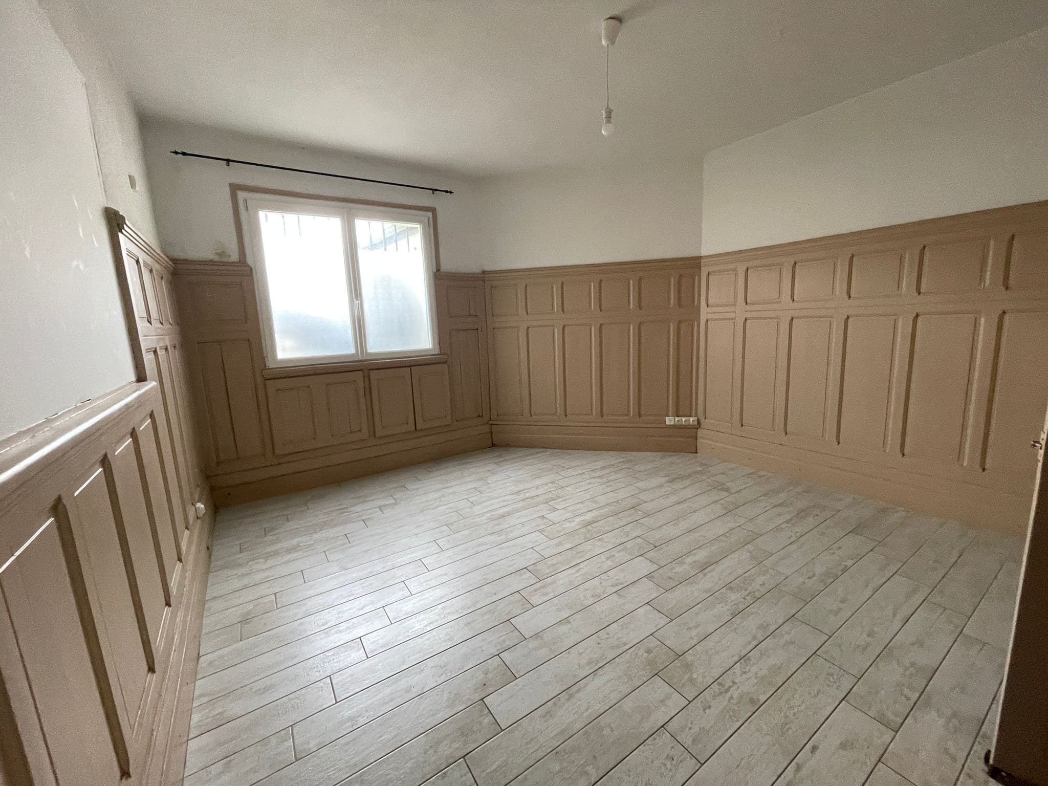 Local commercial 51 m² — NARBONNE — photo 1