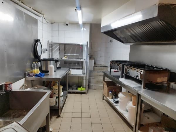 Local commercial · 105 m² · Fonds de commerce — photo 1