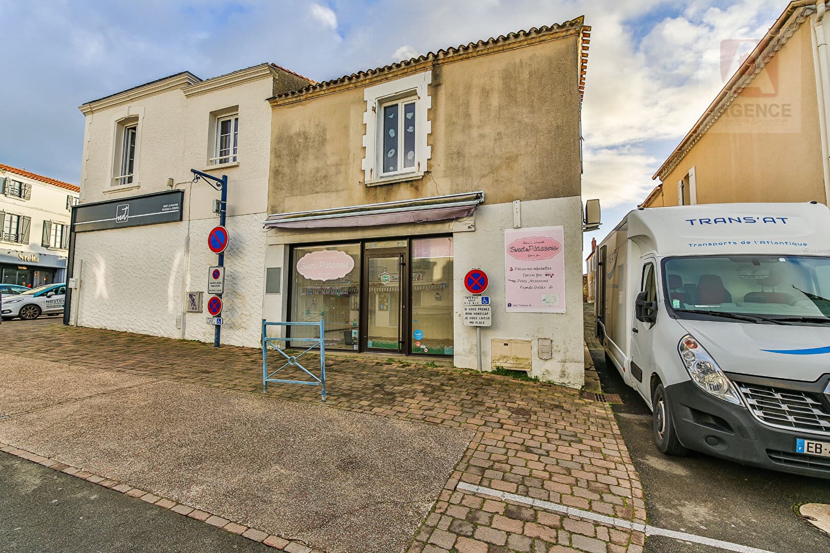 Local commercial — VENDEE — photo 1
