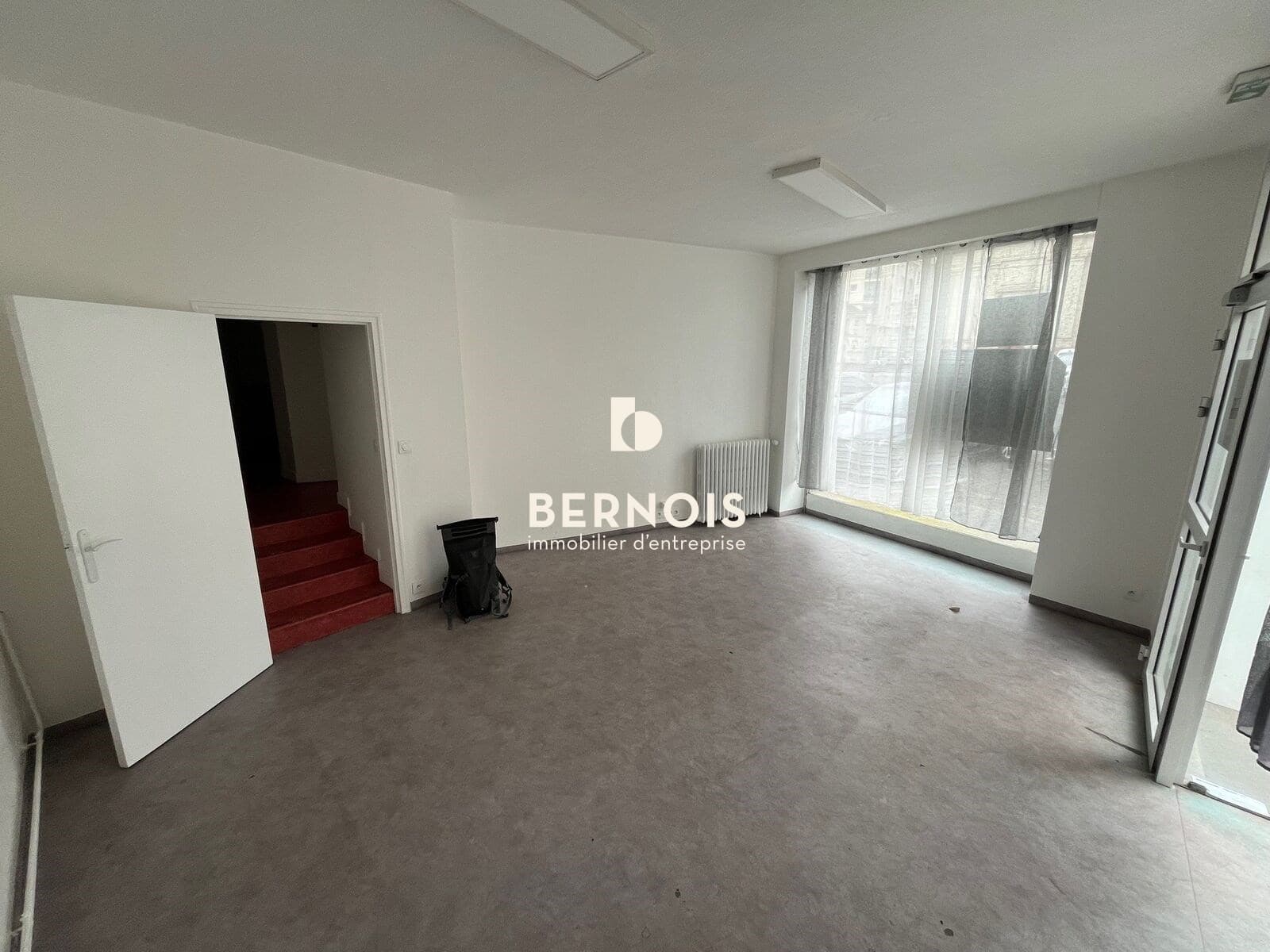 Local commercial · 92 m² · Location — photo 2