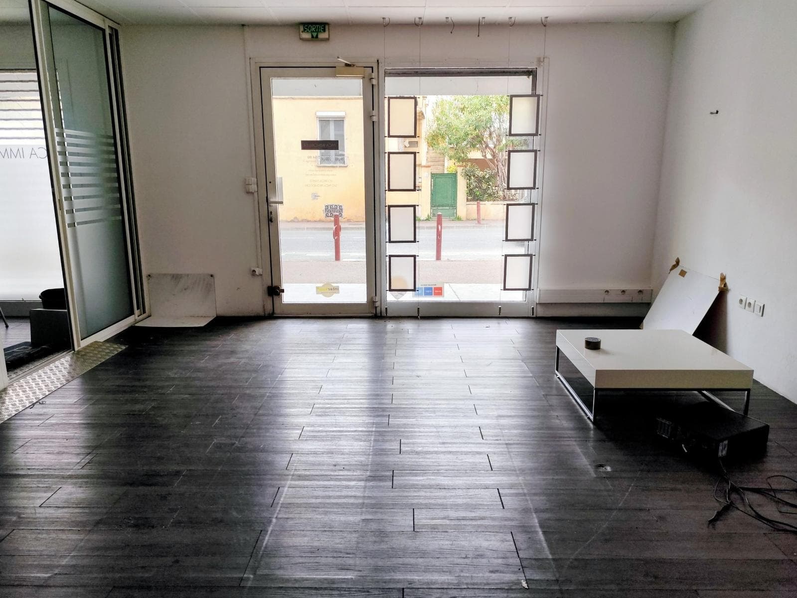 Local commercial 24 m² — VAR — photo 1