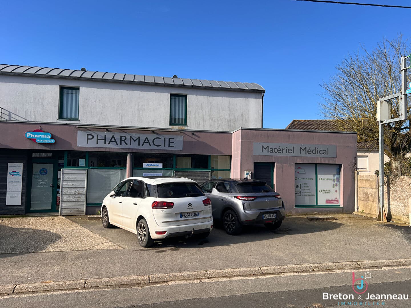 Local commercial 140 m² — MAYENNE — photo 1