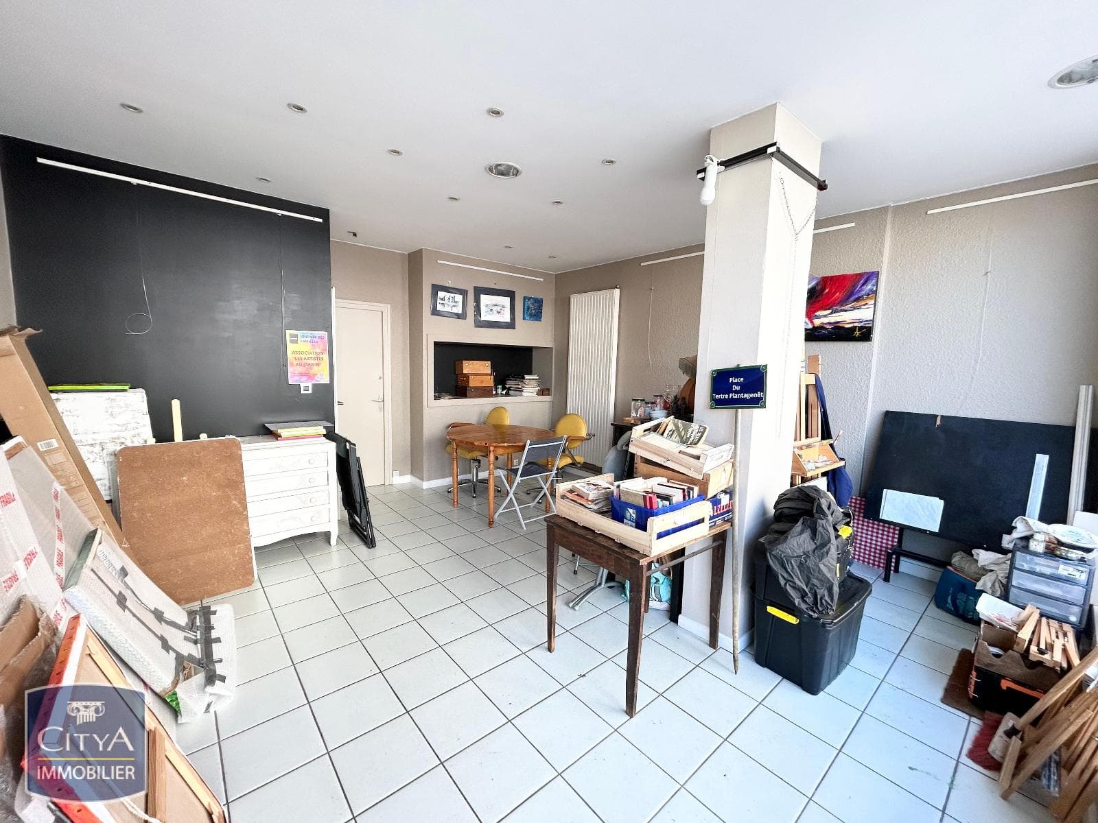 Local commercial · Location — photo 1