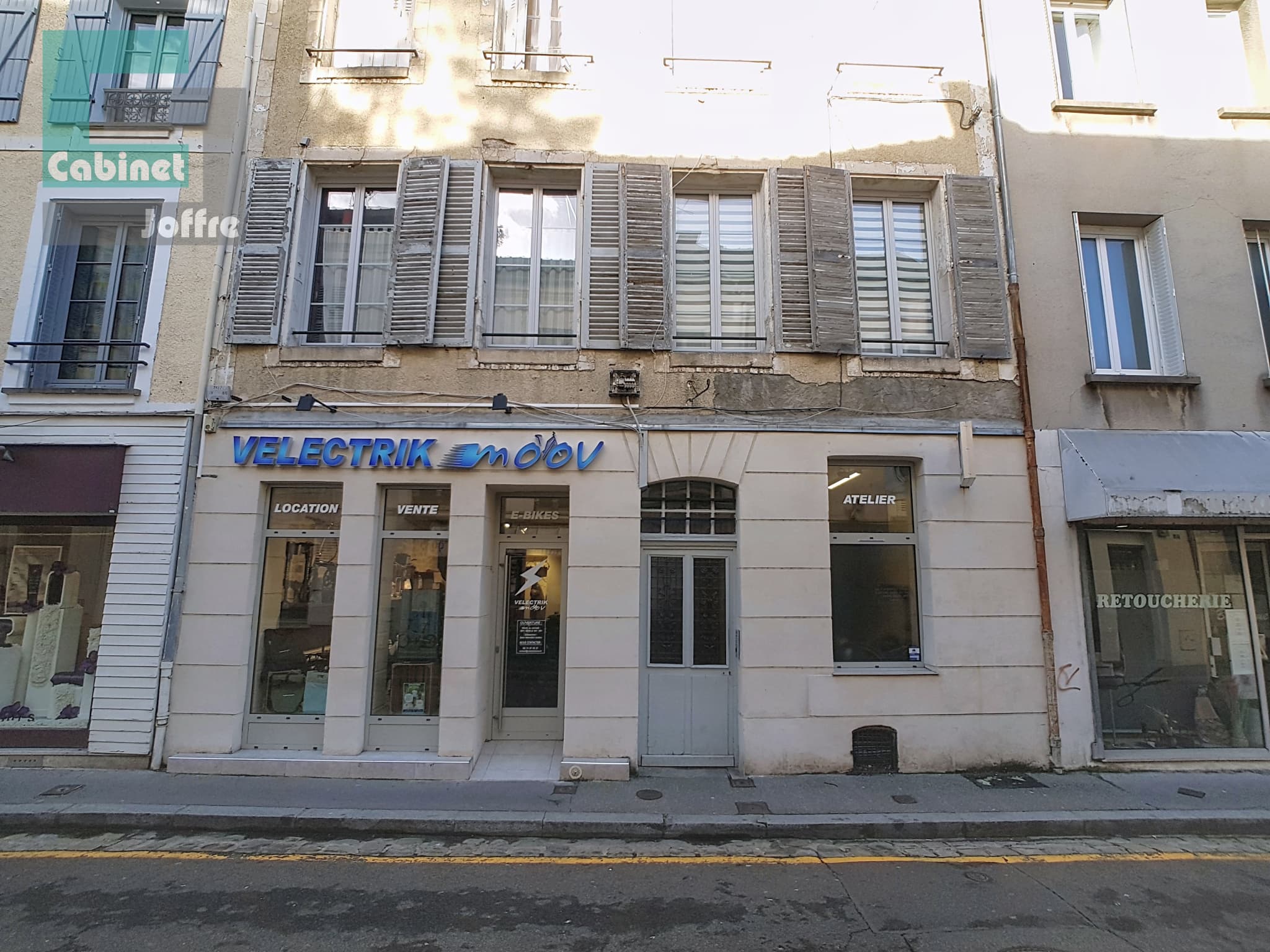 Local commercial 28 m² — FONTAINEBLEAU — photo 1