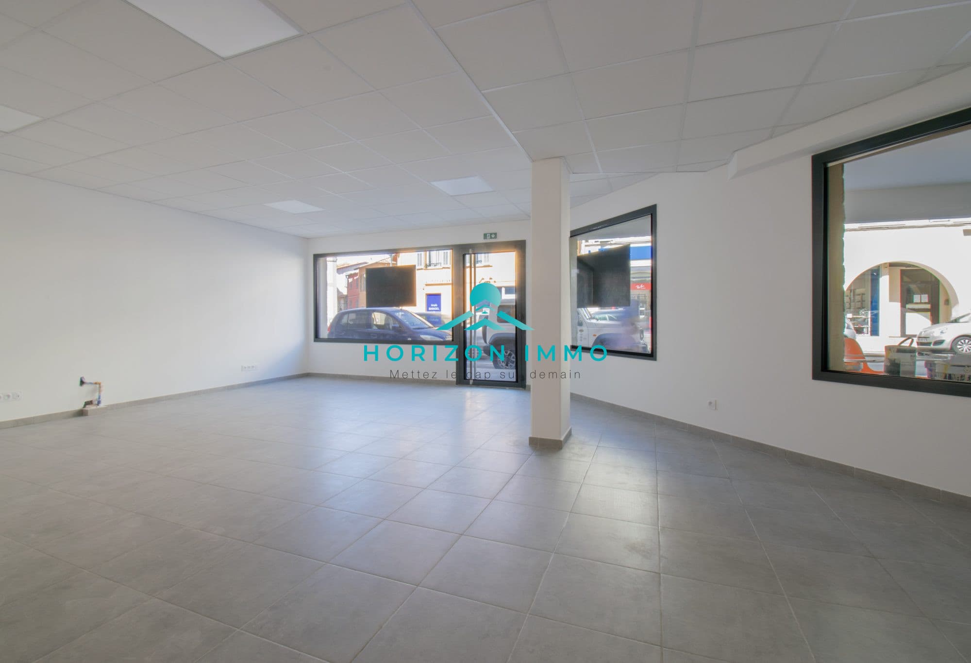 Local commercial · 49 m² · Location — photo 3