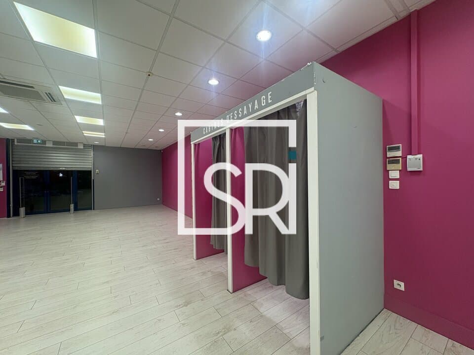 Local commercial · 187 m² · Location — photo 1