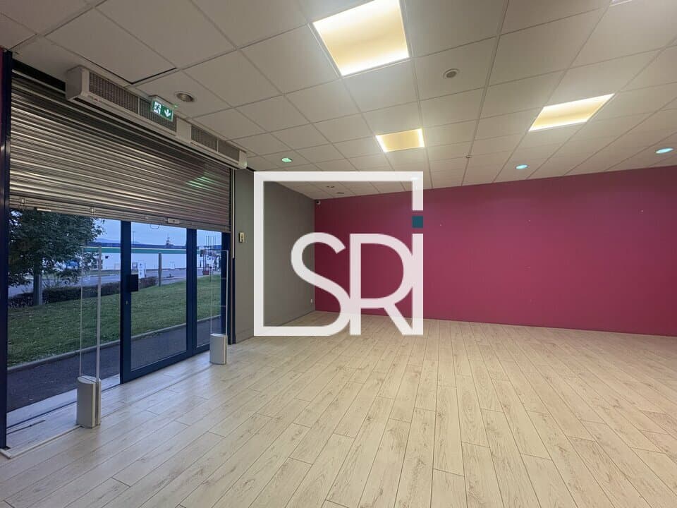 Local commercial · 187 m² · Location — photo 3