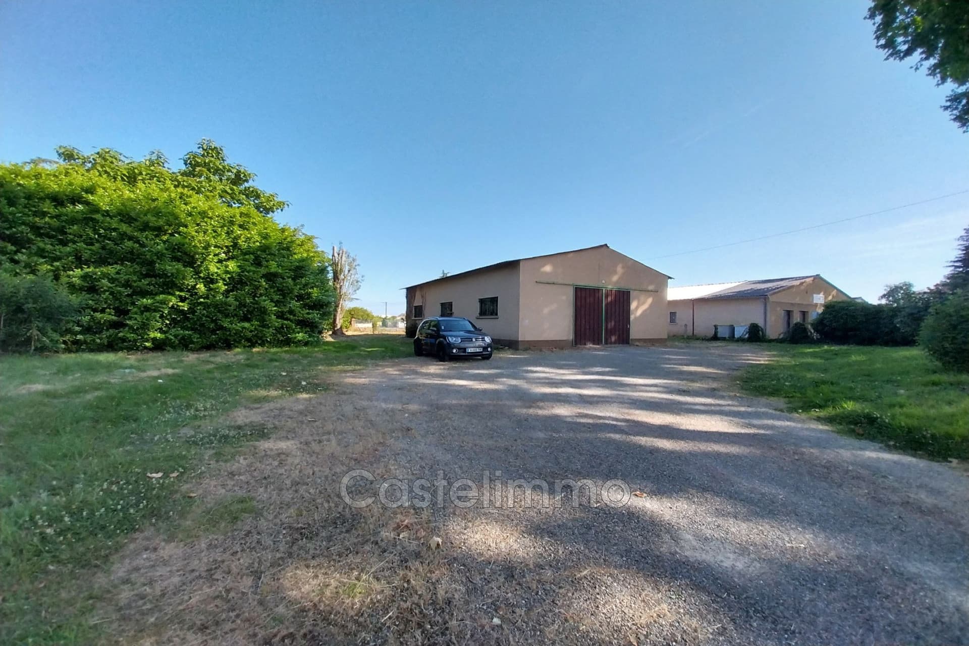 Local commercial · 143 m² · Location — photo 1