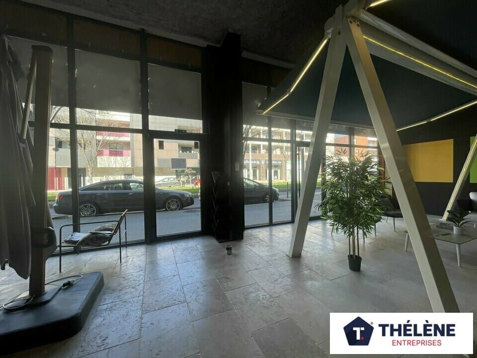 Local commercial · 120 m² · Location — photo 2