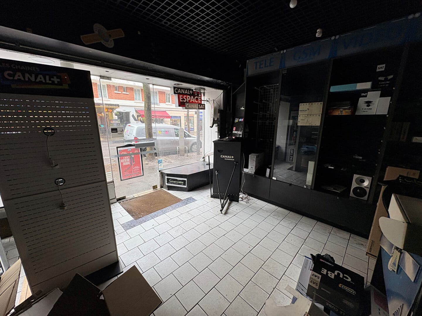 Local commercial 44 m² — PARIS — photo 1