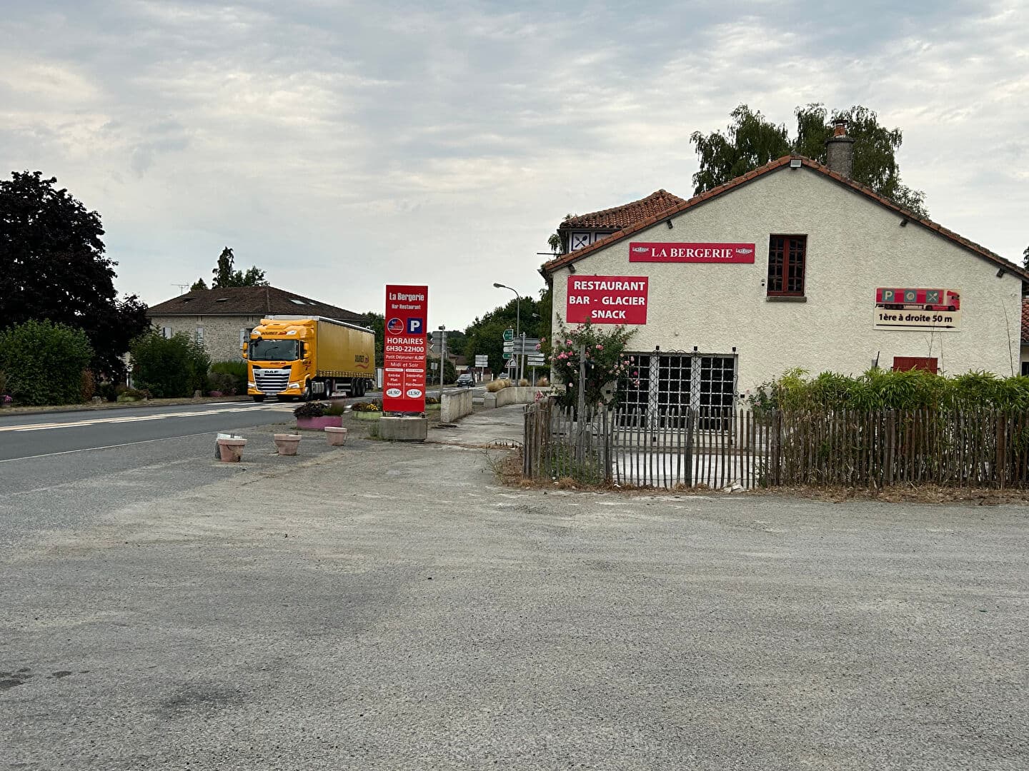 Local commercial 440 m² — HAUTE VIENNE — photo 1