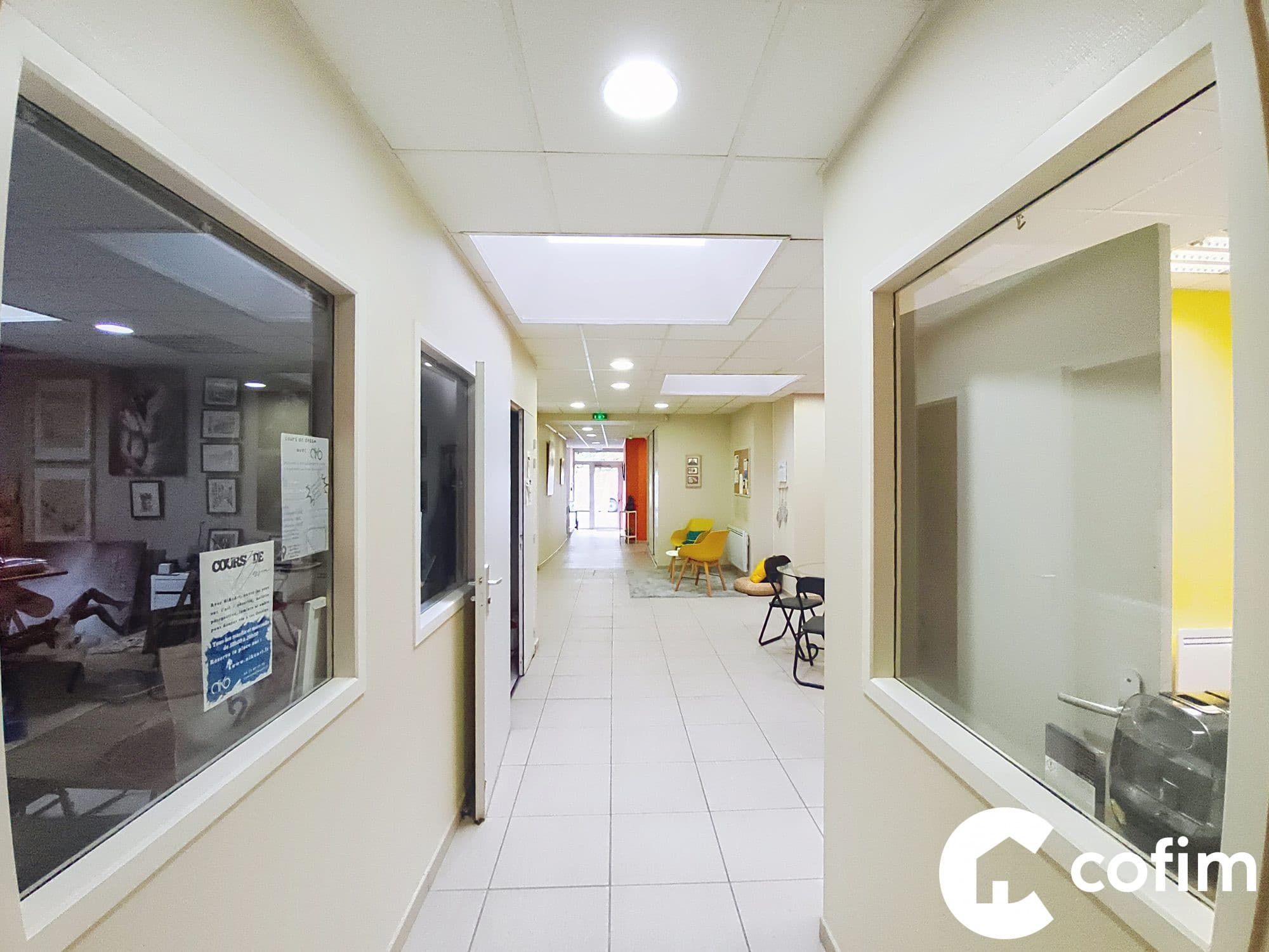 Local commercial 242 m² — PAU — photo 1