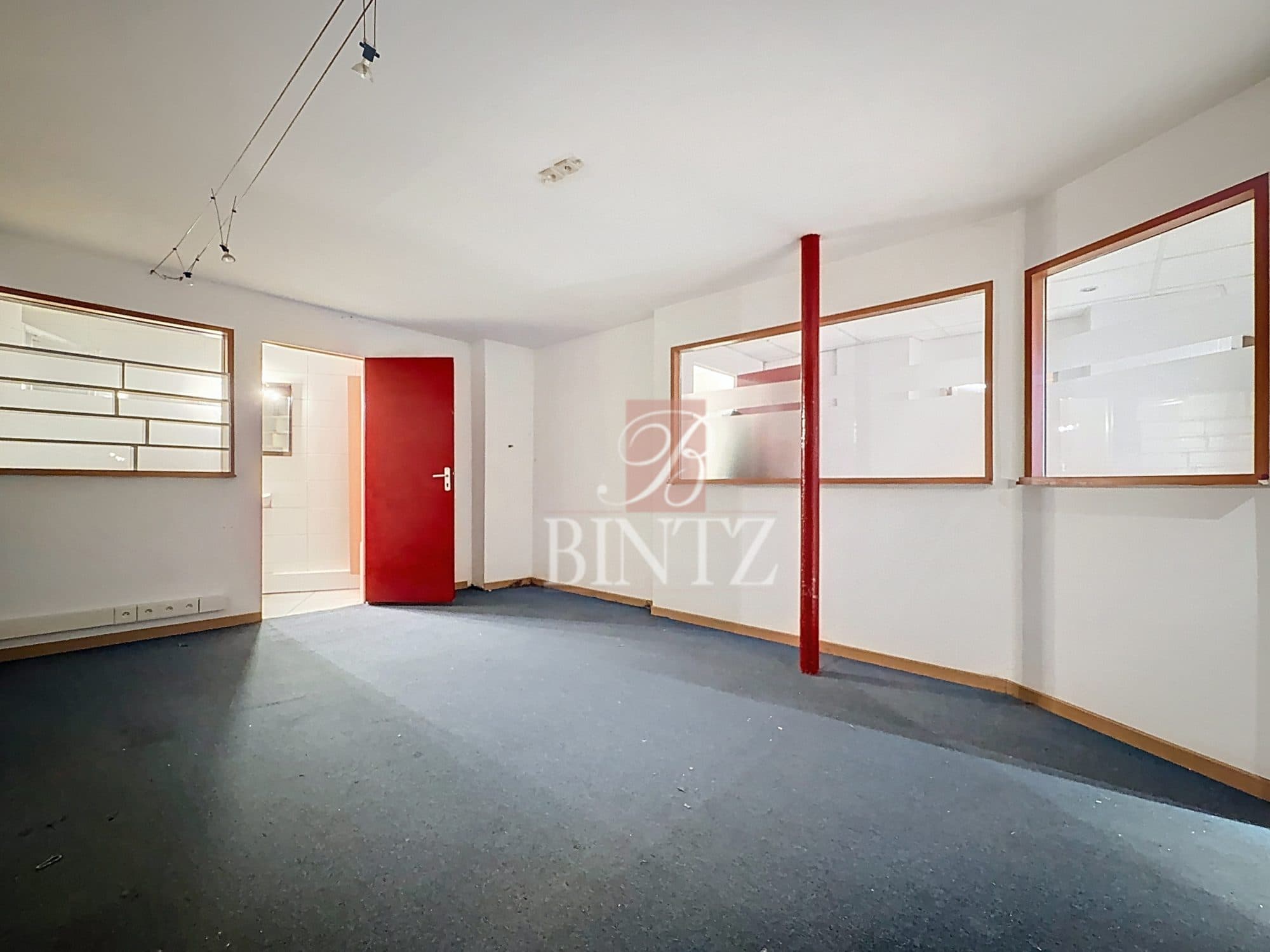 Local commercial · 62 m² · Location — photo 3