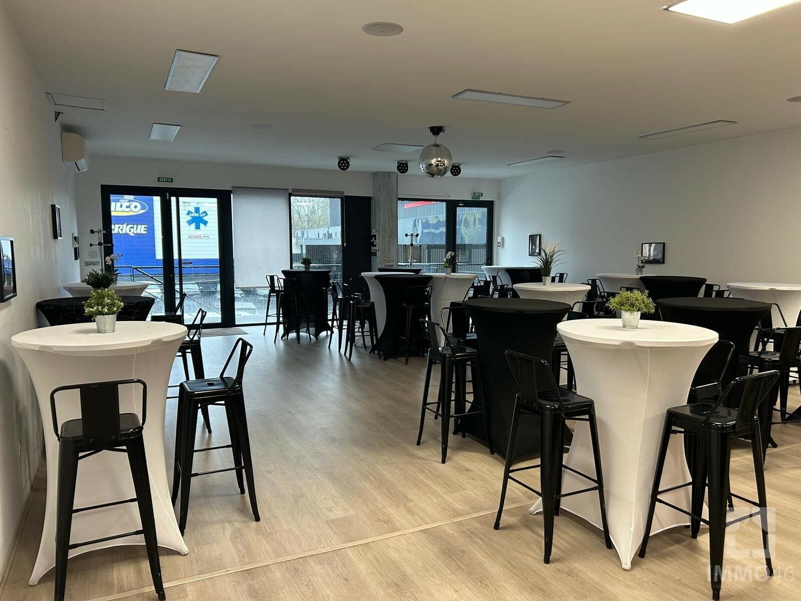 Local commercial 400 m² — CAHORS — photo 1