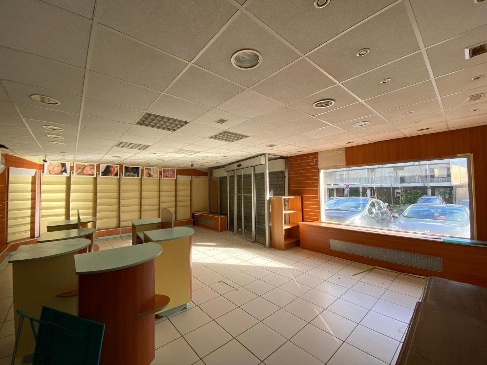 Local commercial · 260 m² · Achat des murs — photo 1
