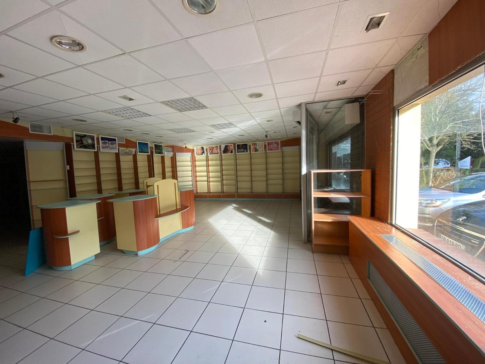 Local commercial · 260 m² · Achat des murs — photo 3