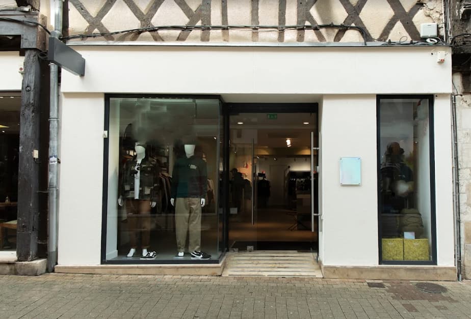 Local commercial 92 m² — CHER — photo 1