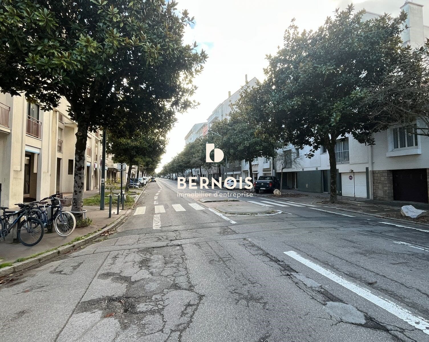 Local commercial · 1186 m² · Achat des murs — photo 2