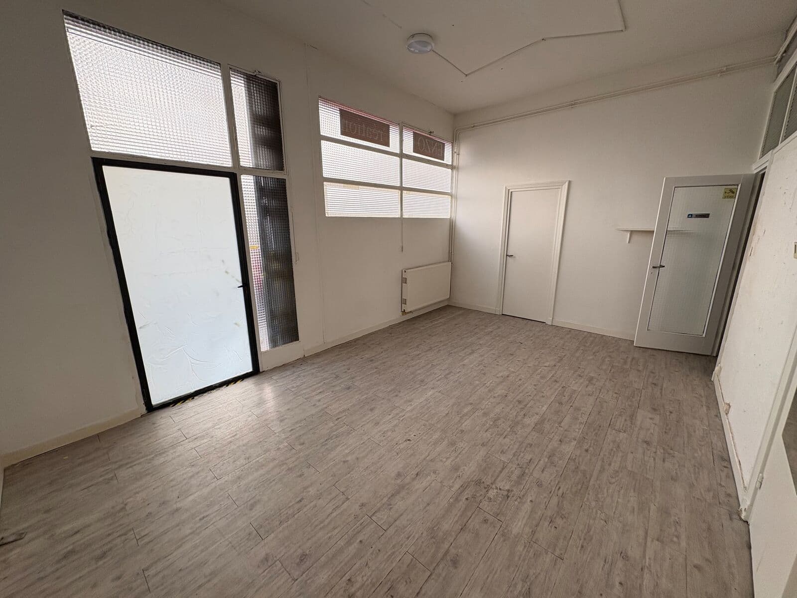 Local commercial · 63 m² · Location — photo 1