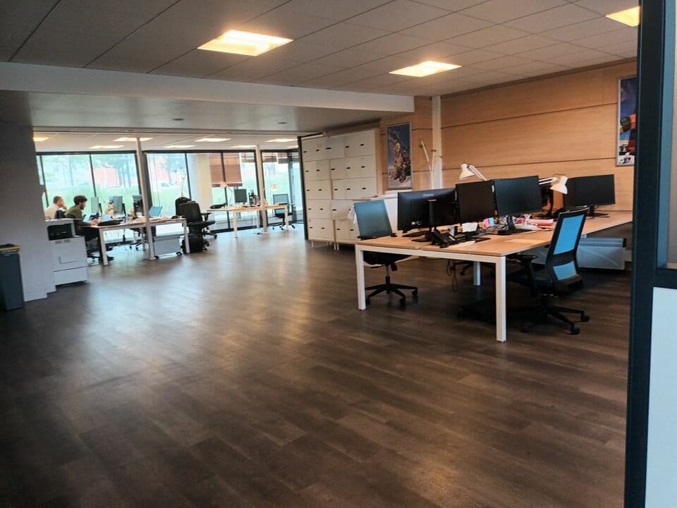 Local commercial · 533 m² · Location — photo 3