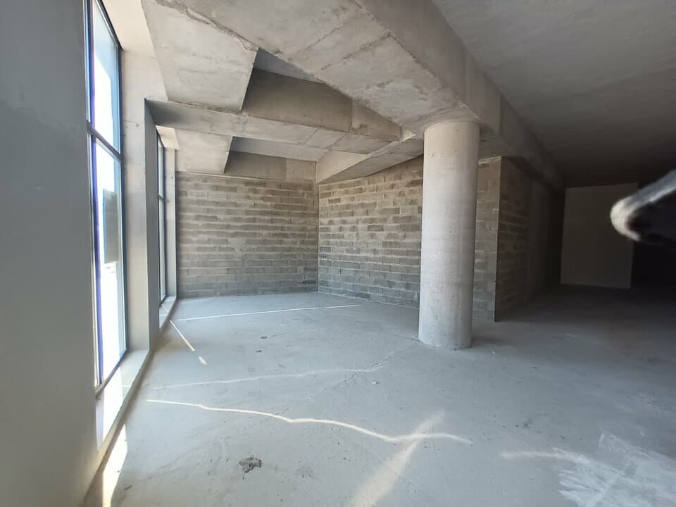 Local commercial · 171 m² · Location — photo 1