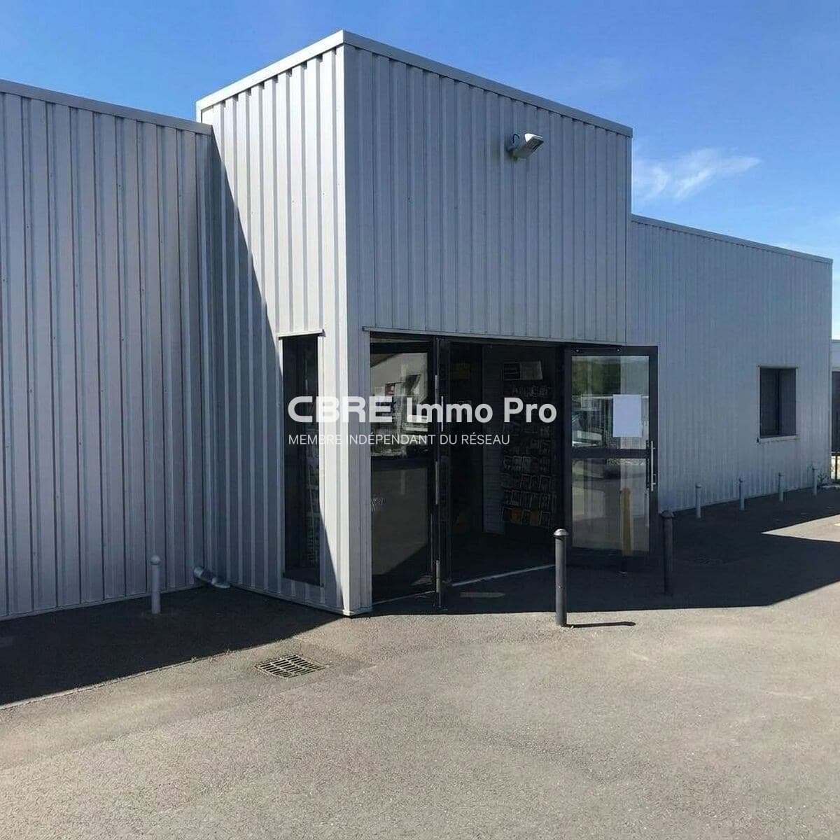 Local commercial 470 m² — VIENNE — photo 1