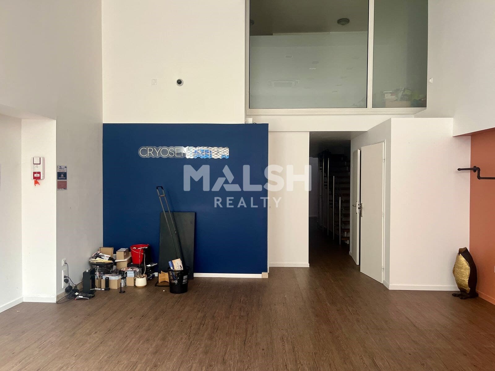 Local commercial · 151 m² · Location — photo 1