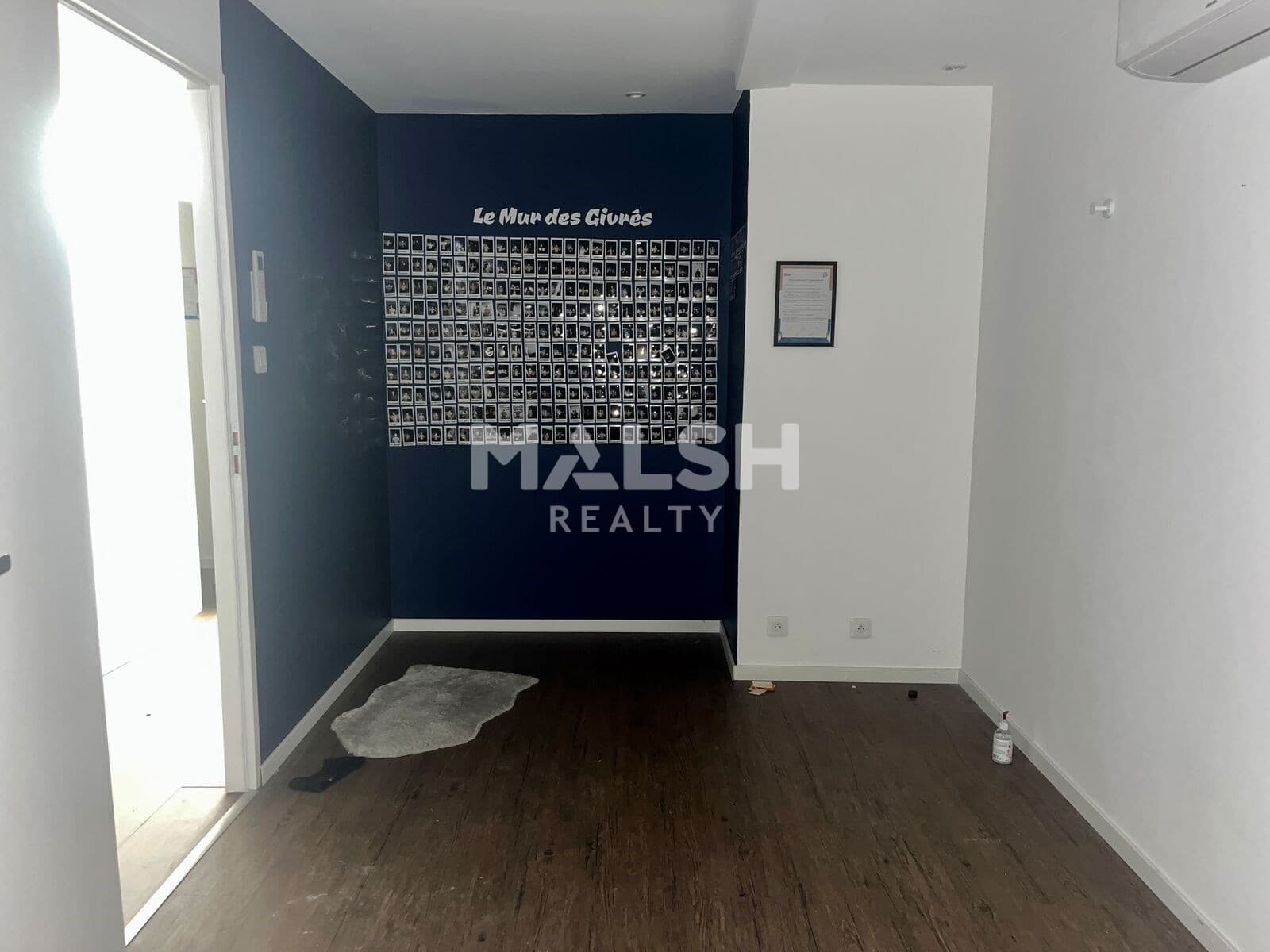 Local commercial · 151 m² · Location — photo 3