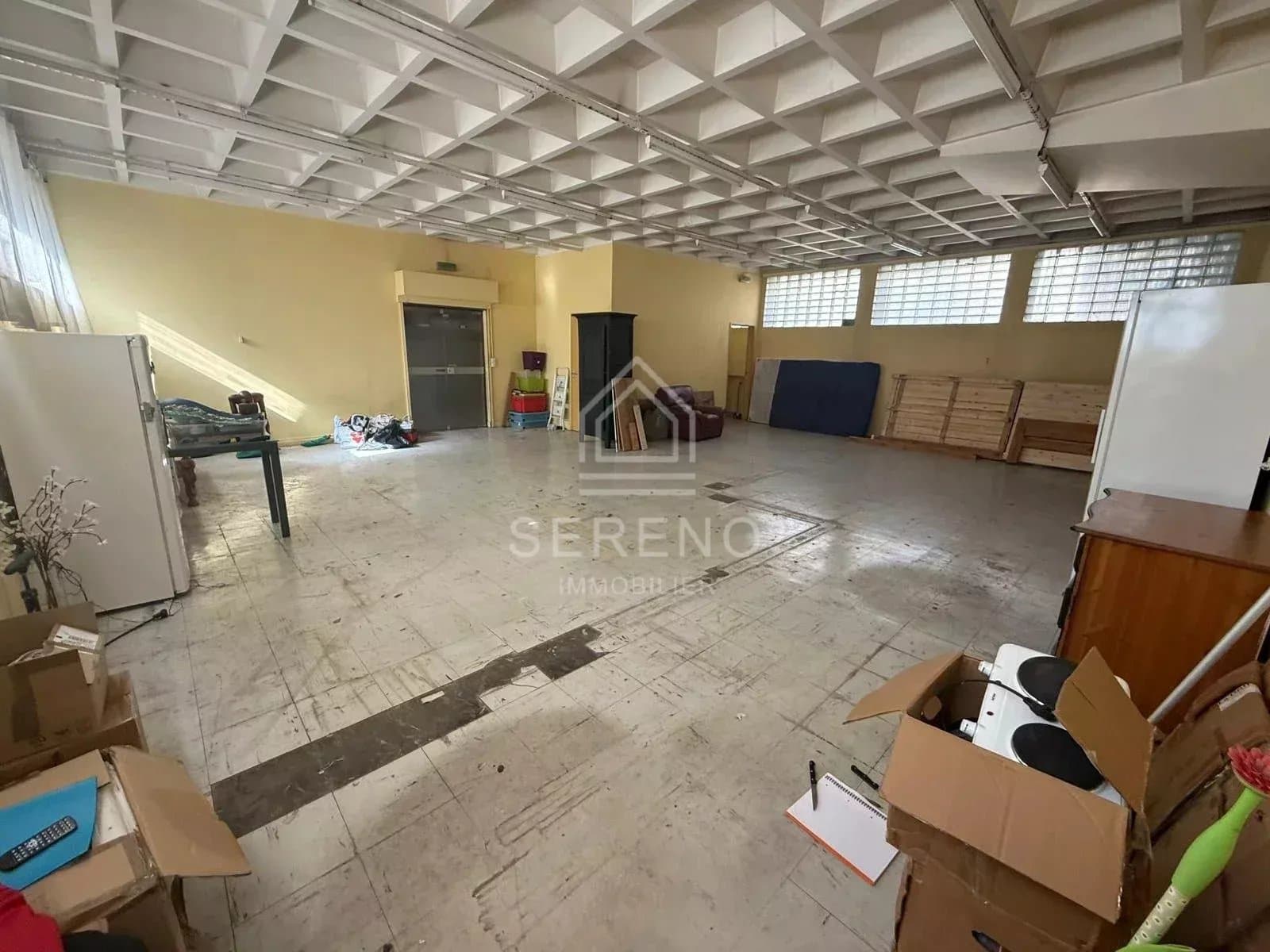 Local commercial 47 m² — MONTREUIL — photo 1