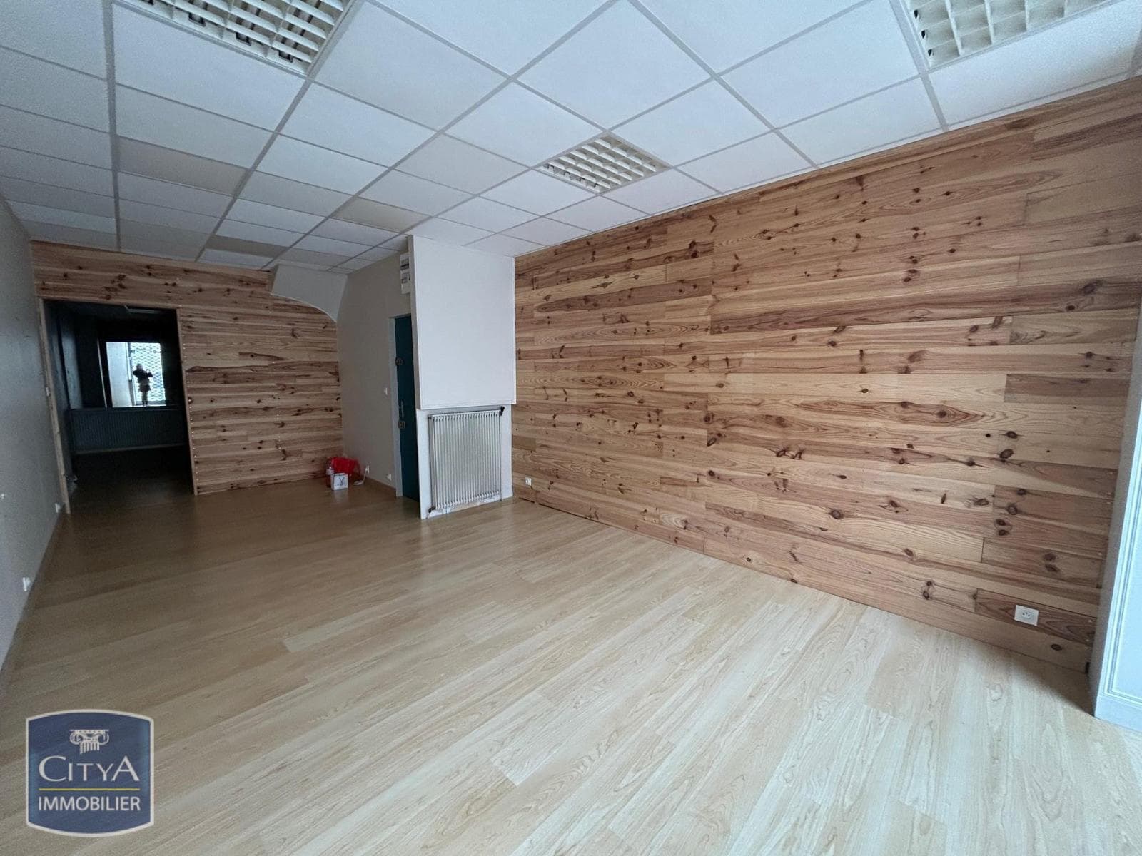 Local commercial · Location — photo 1