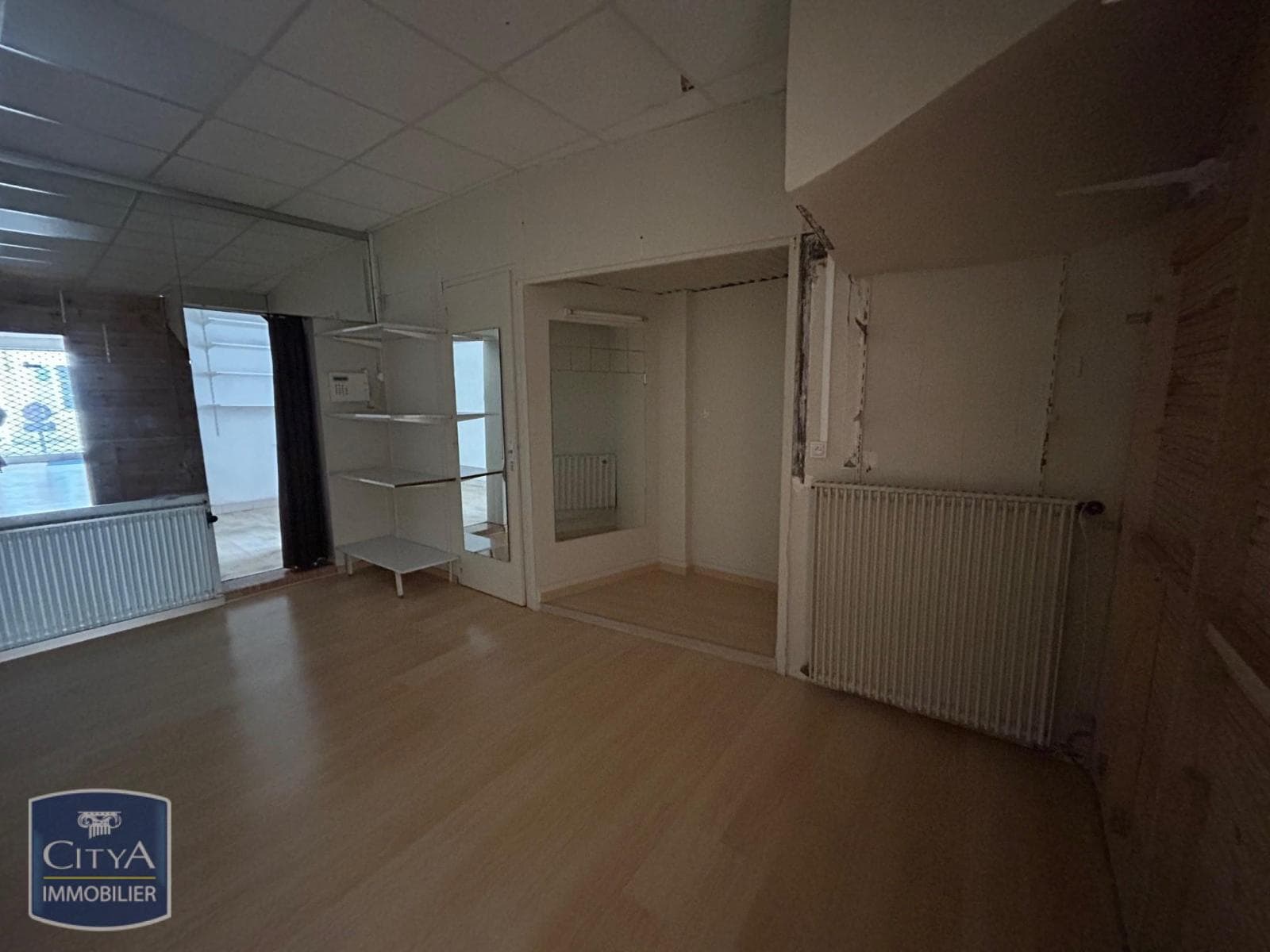 Local commercial · Location — photo 3