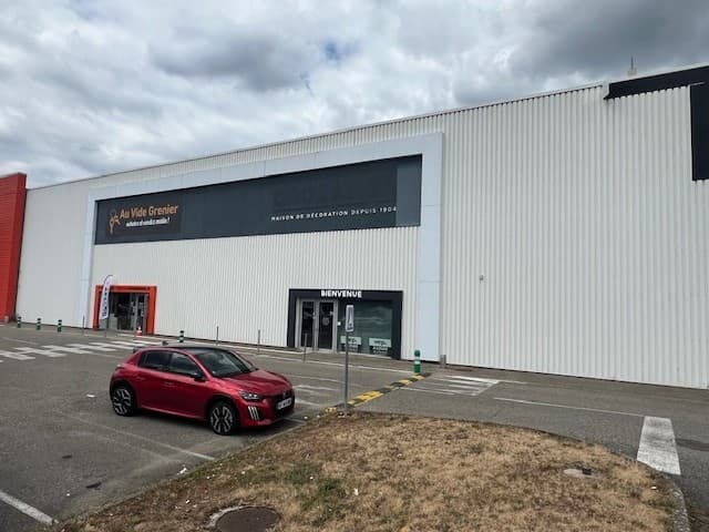 Local commercial · 1270 m² · Location — photo 1