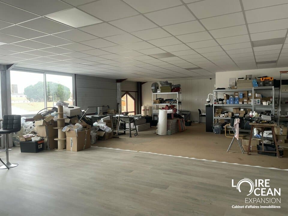 Local commercial · 300 m² · Achat des murs — photo 1