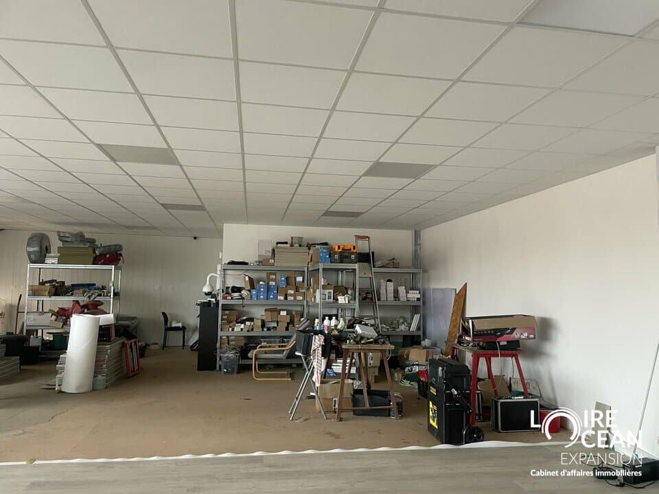 Local commercial · 300 m² · Achat des murs — photo 2