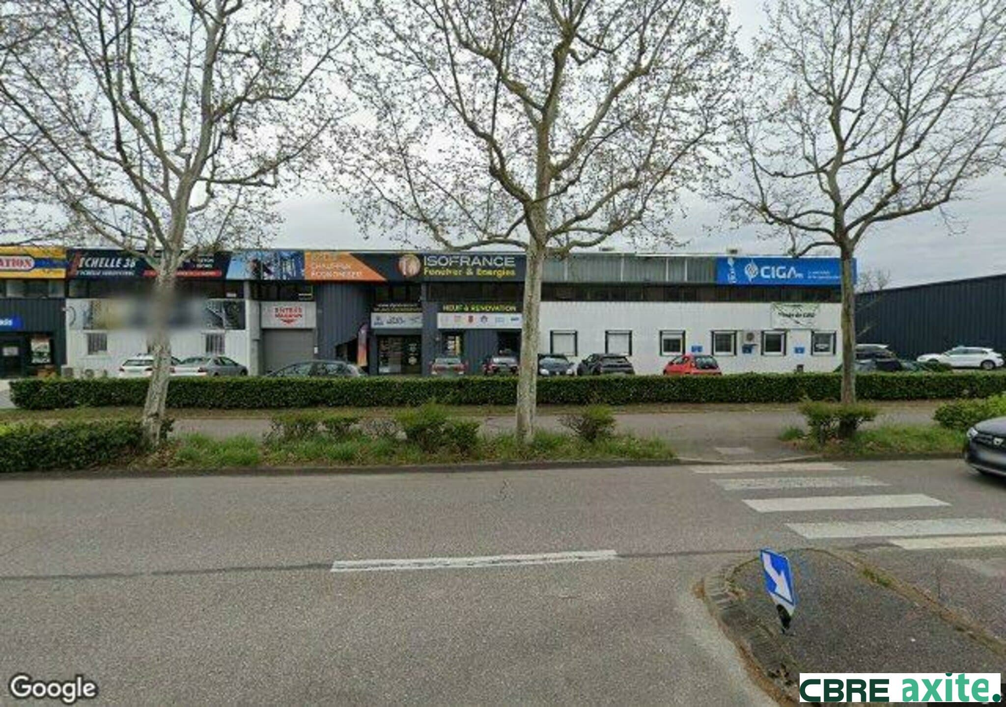 Local commercial · 256 m² · Location — photo 1