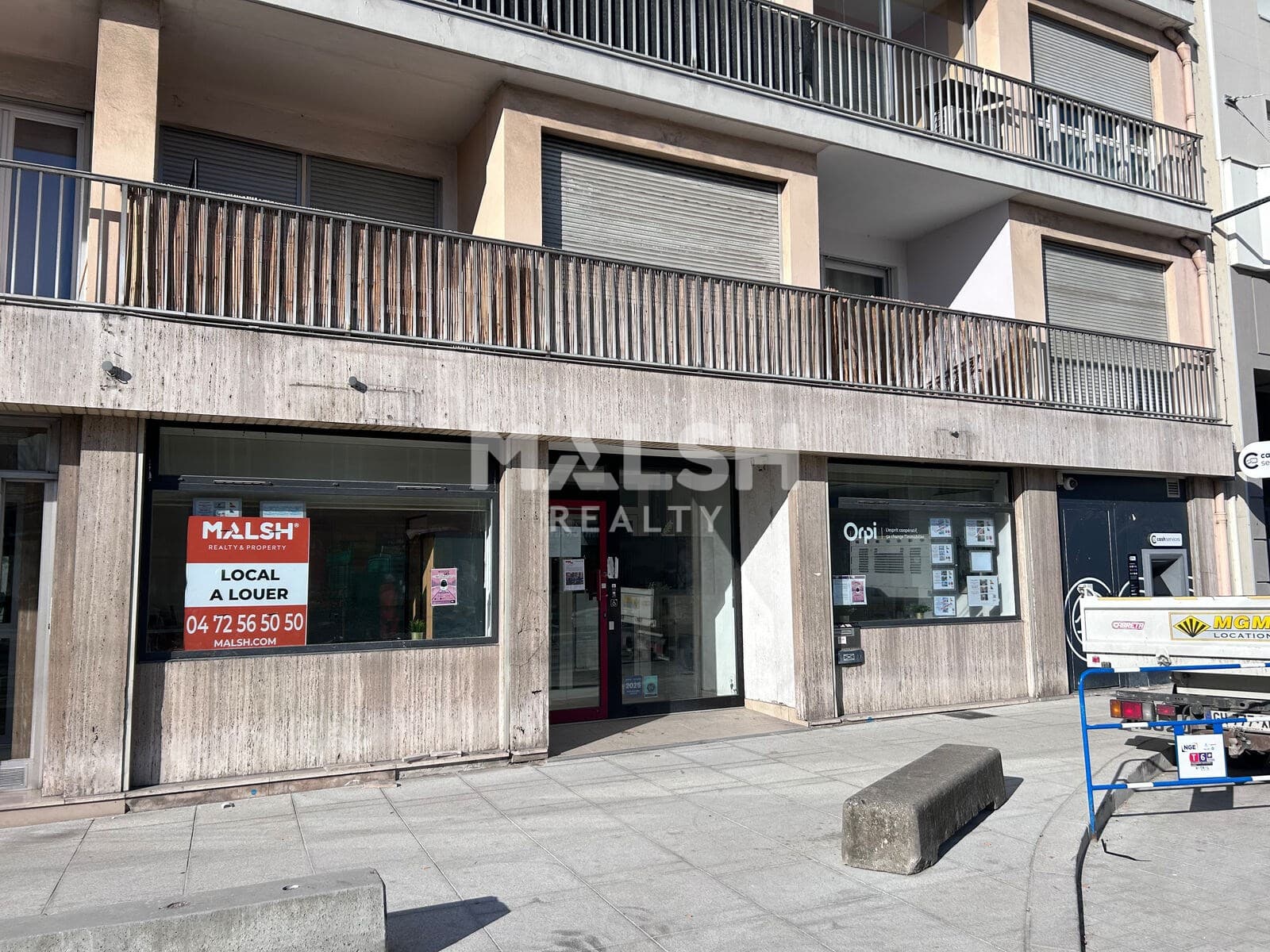 Local commercial · 194 m² · Achat des murs — photo 2