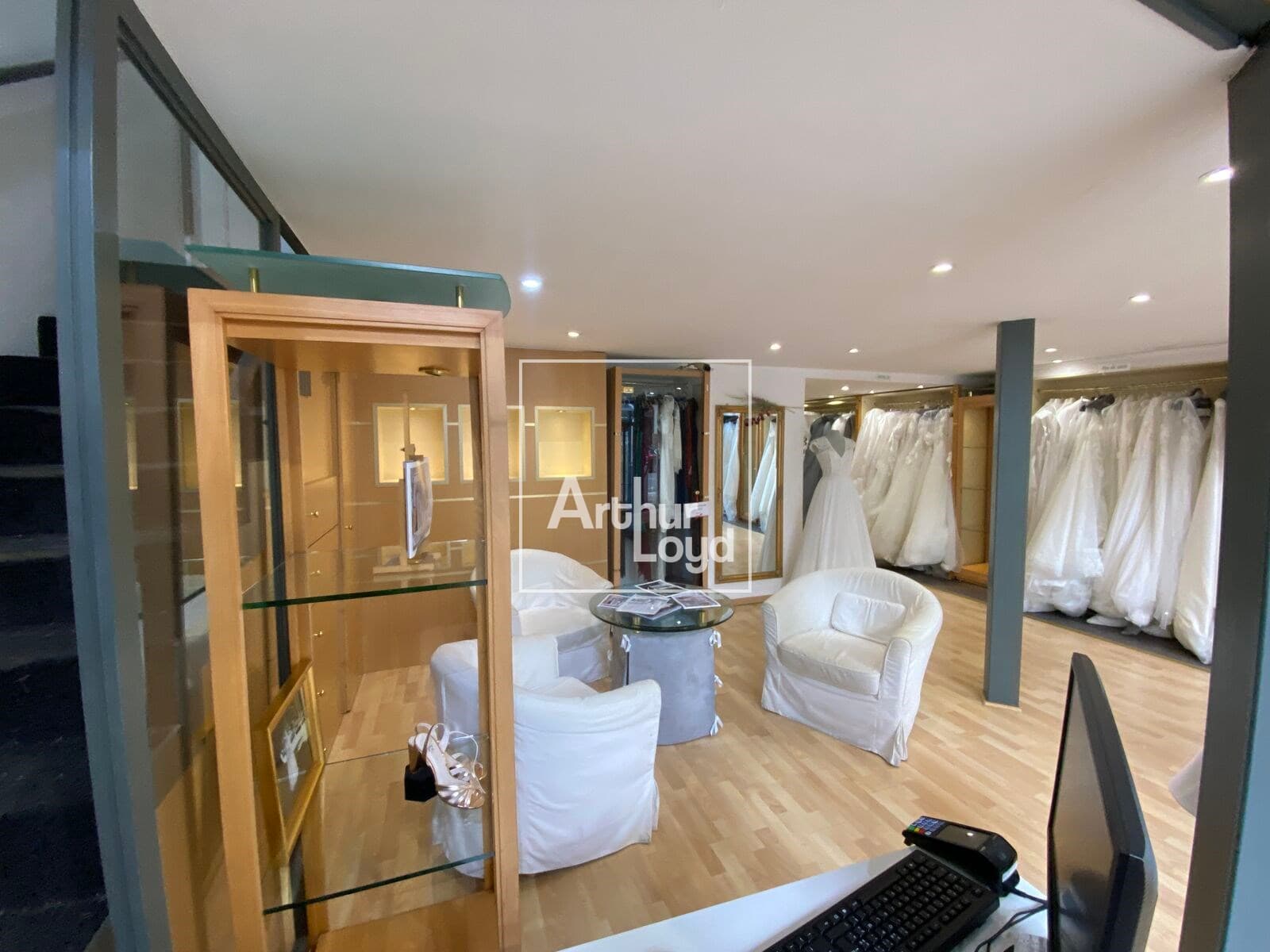 Local commercial · 140 m² · Location — photo 2