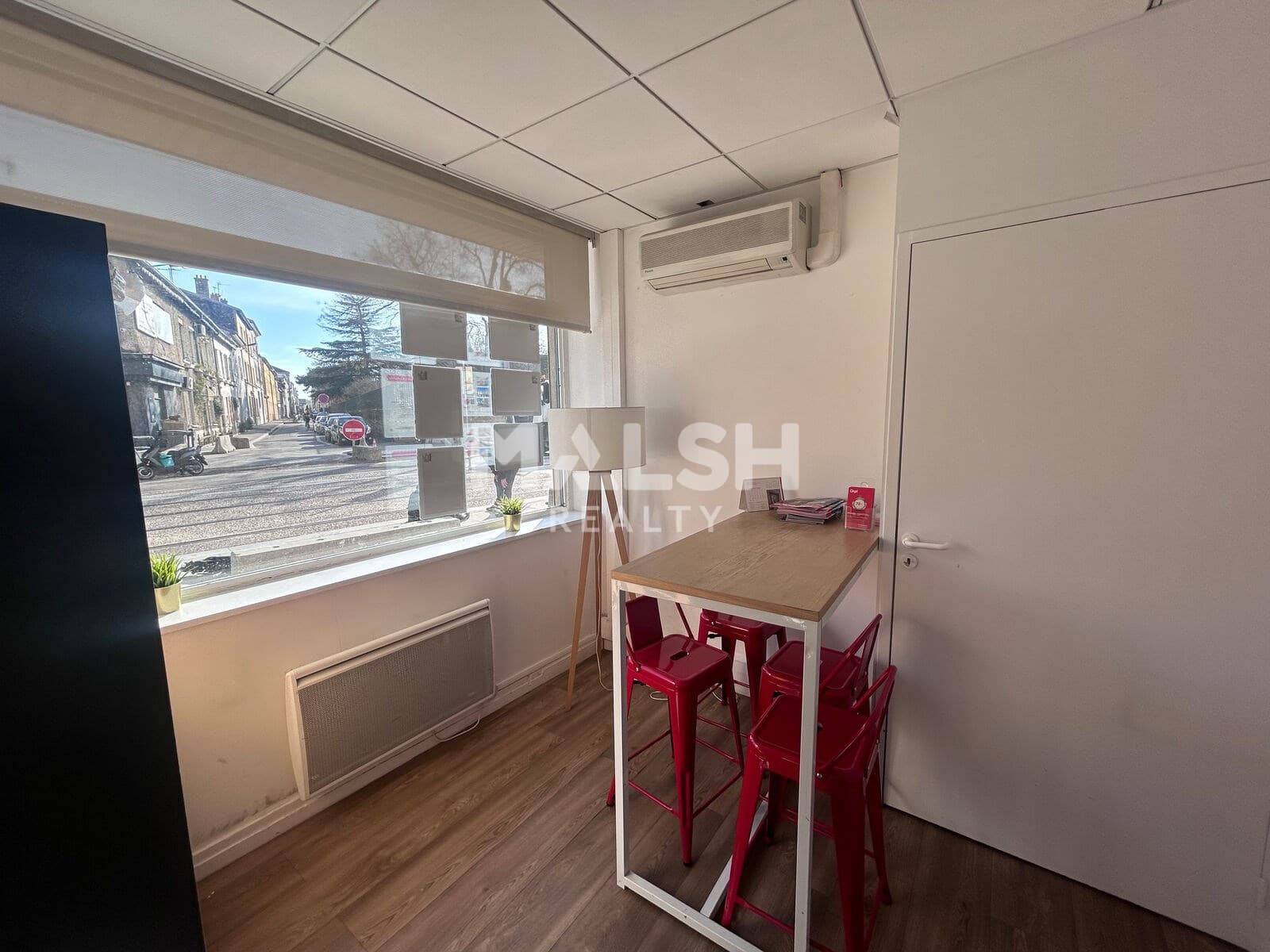 Local commercial · 194 m² · Achat des murs — photo 3