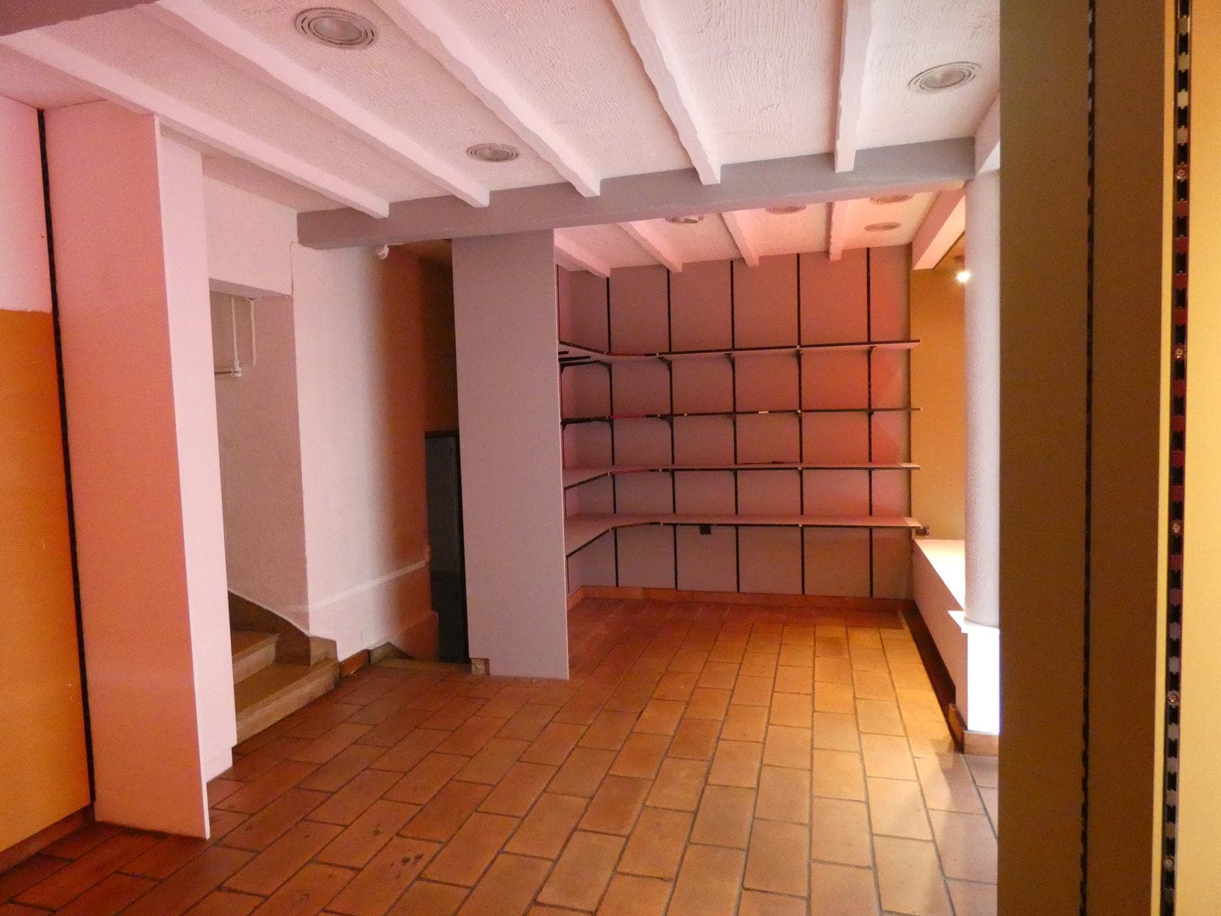 Local commercial · 70 m² · Location — photo 1