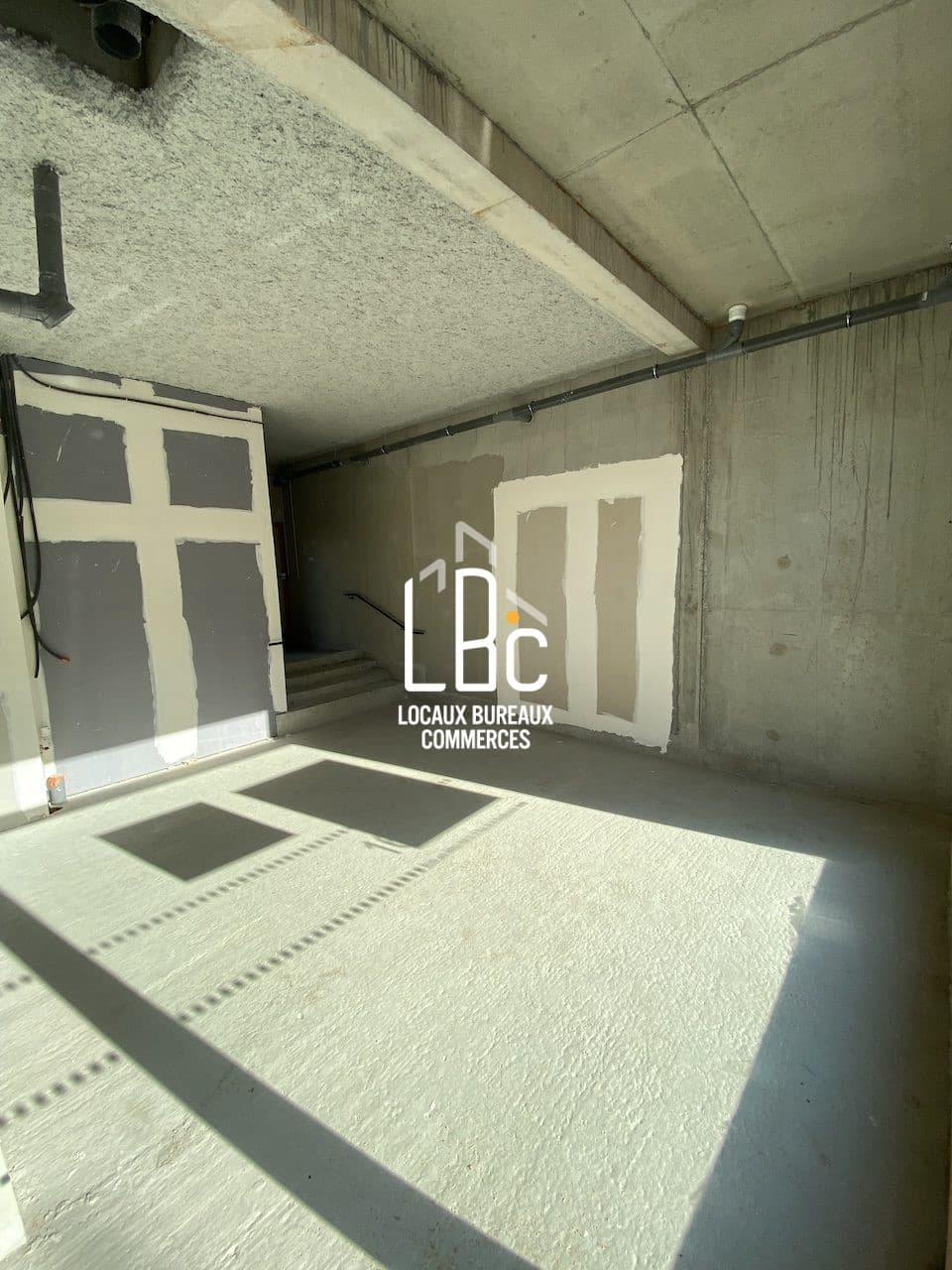 Local commercial · 67 m² · Location — photo 2