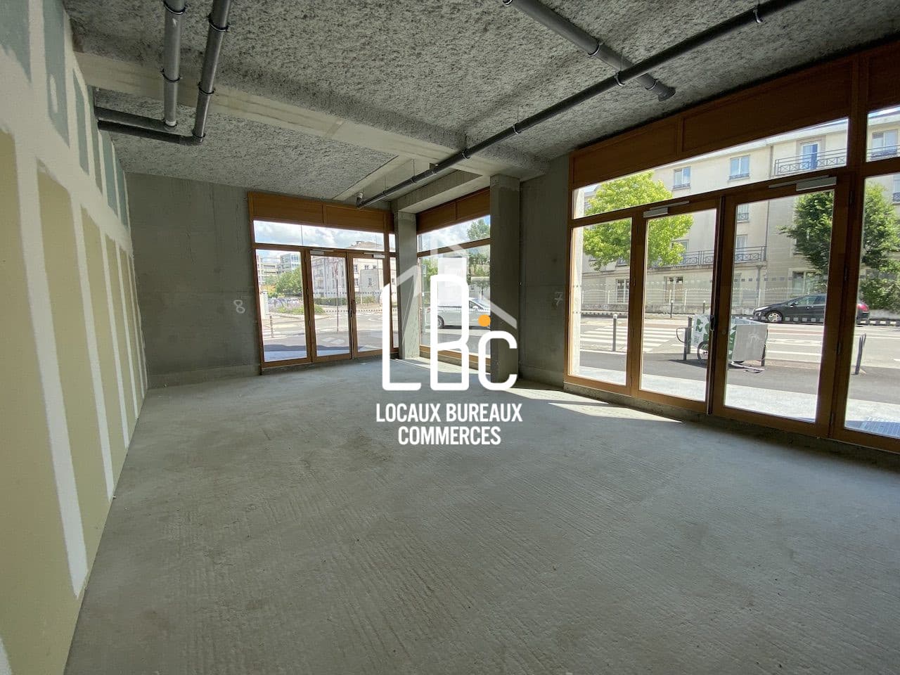 Local commercial · 120 m² · Location — photo 1