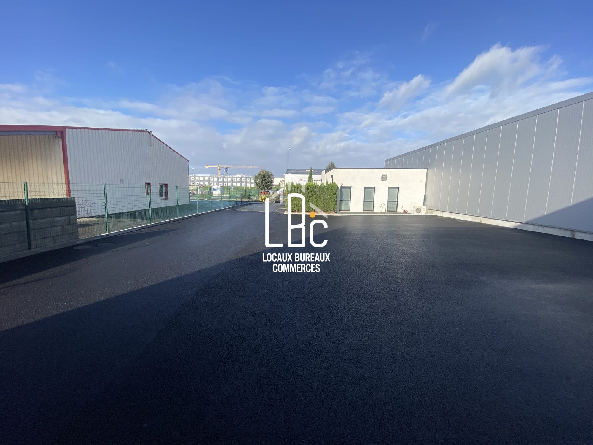 Local commercial · 195 m² · Location — photo 3